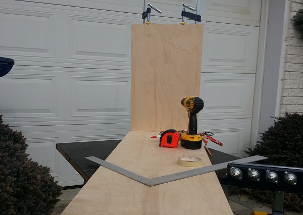 Assembling closet cabinet